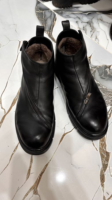 Продам зимнюю мужскую обувь