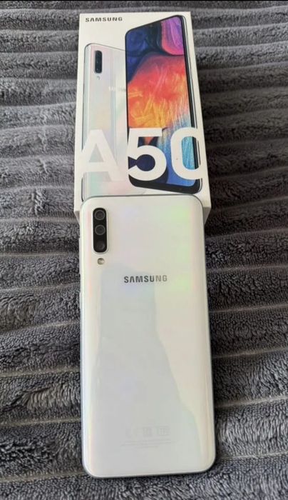 Samsung  Galaxy  A50 4/64GB. В идеале