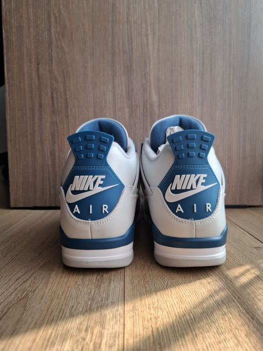 Air jordan 4 millitary blue