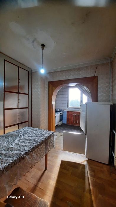 Сдаётся на Юнусабаде -17 2/2/4 передано в 3 комнатную