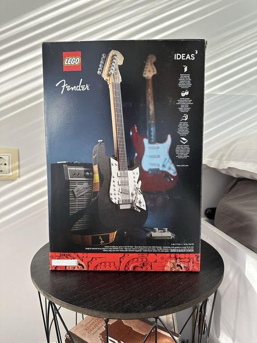 Лего Fender Strarocaster