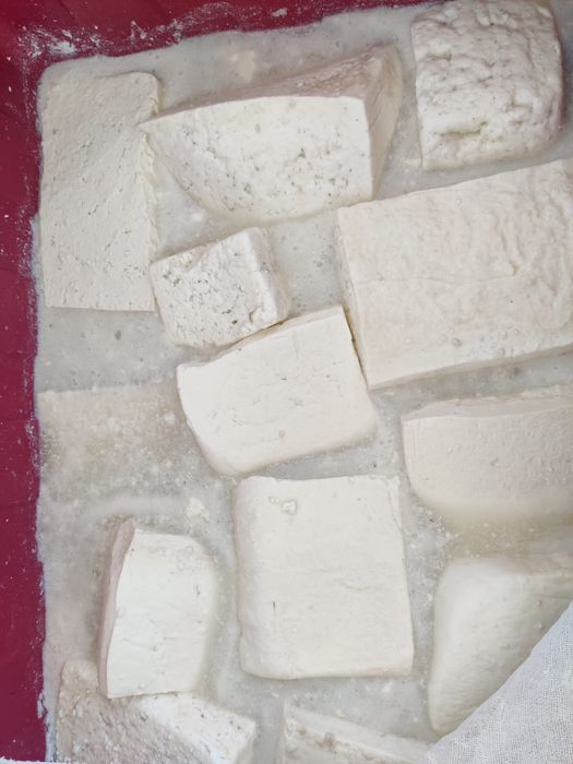 Vând brânză de oaie