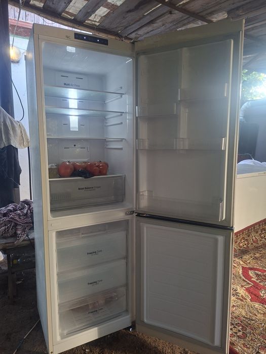 Продам холодильник Lg