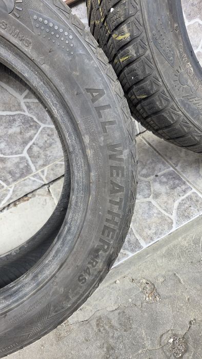 Всесезонни гуми 185/60/15 дот 22