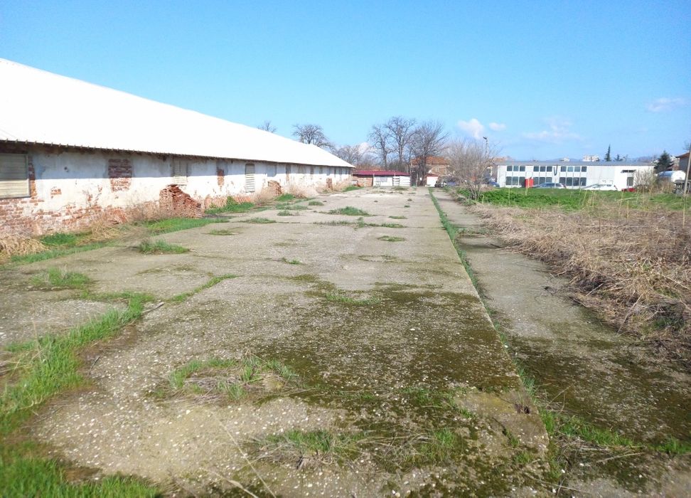 Продава се Промишлена сграда в Чирпан - 7500 кв.м за 31 €/кв.м - Снимка #8