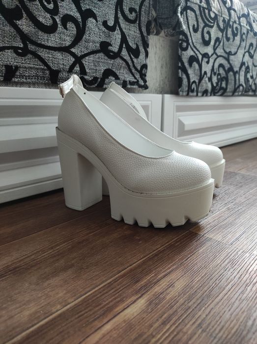 Туфли 36р, р-н новостройка