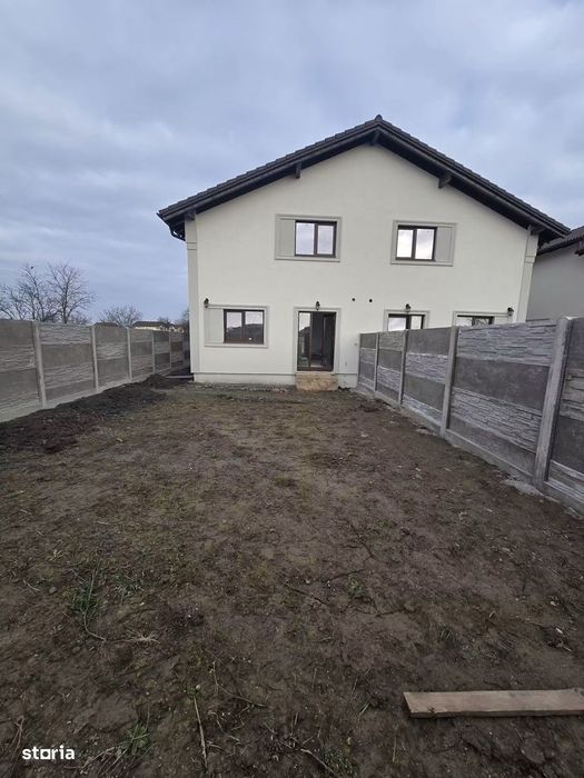 Duplex modern într-o locație centrală Toate utilitatile / Asfalt