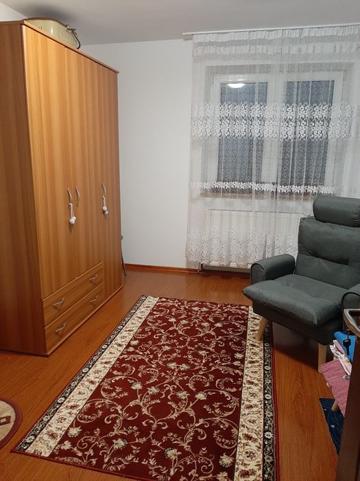 Vânzare apartament 4 camere