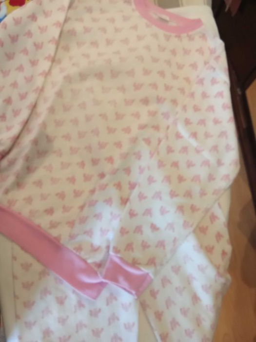 Пижама за момиче 8-9г. Полар. -4 евро.