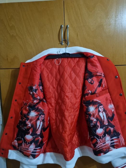 Hanorac Marvel incercat