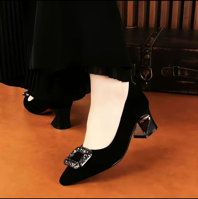 Туфли замшовые новые удобный каблук