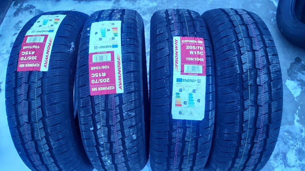 Set 4 anvelope NOI 205/70r15c iarnă marca Fronway dot 2025