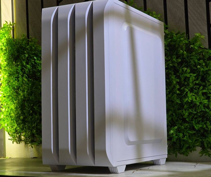 Игровой компьютер ПК в белом исполнении