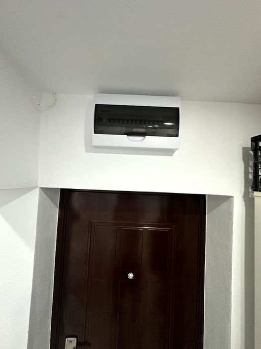 Se vinde garsonieră modernă, complet renovată de la 0, situată într-o zonă foarte liniștită din Blaj – Câmpia Libertății (G3, etaj 1).