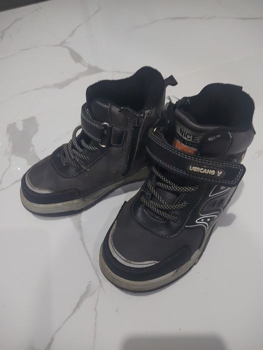 Продам осенние ботинки