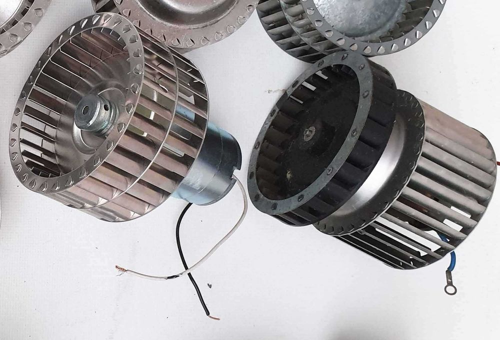 Trumavent 12 V sau 220 V, pentru rulote, autorulote, etc