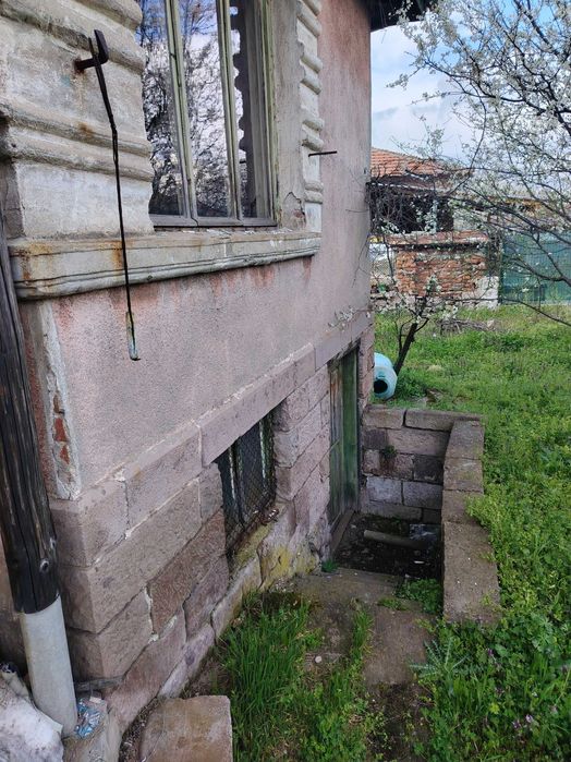 Продава се къща в с.Сталево