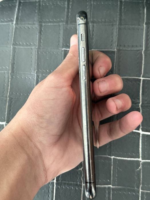 Vand Iphone 11 pro pentru piese