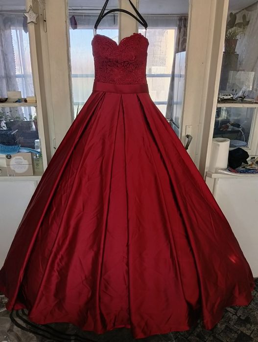 Сватбена червена рокля