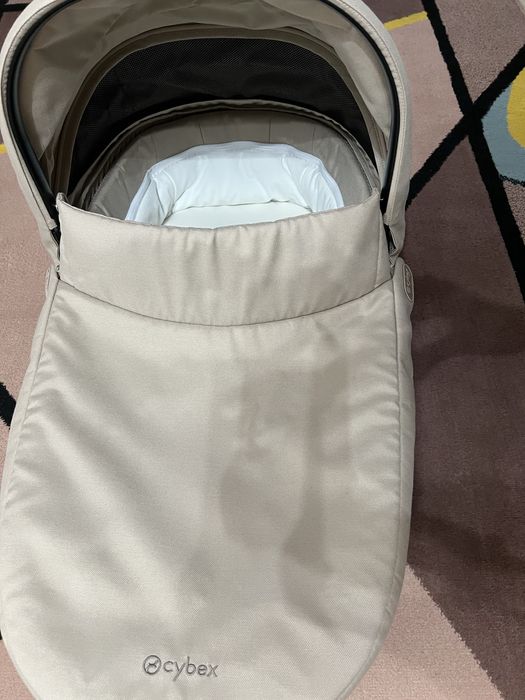 Landou Cybex Cot S Lux – Almond Beige, cadru Taupe | Stare foarte bună