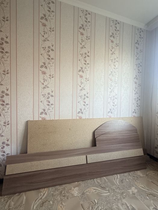 Продаю кровать односпальную