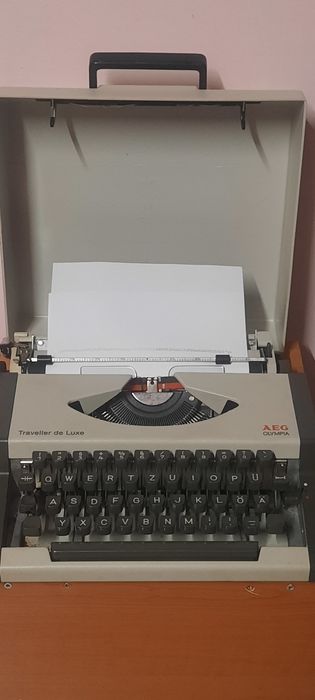 Mașină de scris Aeg Olympia Traveller de luxe impecabilă