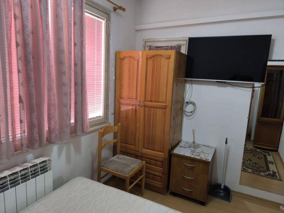 Дава се под наем Тристаен апартамент в София, Красно село - 75 кв.м за 613 € - Снимка #4