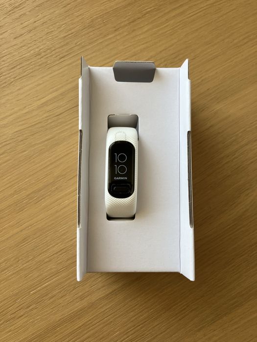 Смарт Гривна Garmin Vivosmart 5