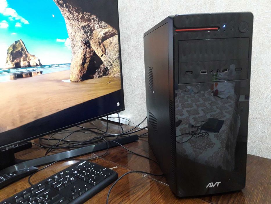 Компьютер почти новый.