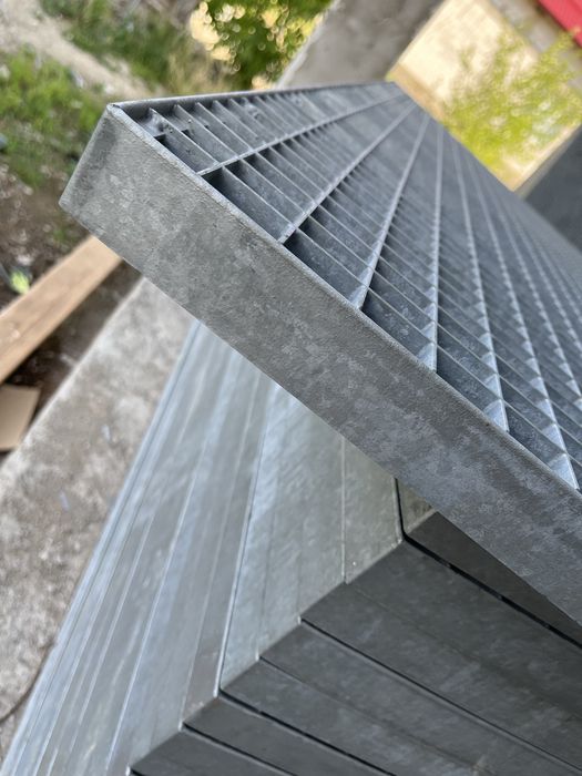 Trepte zincate galvanizate