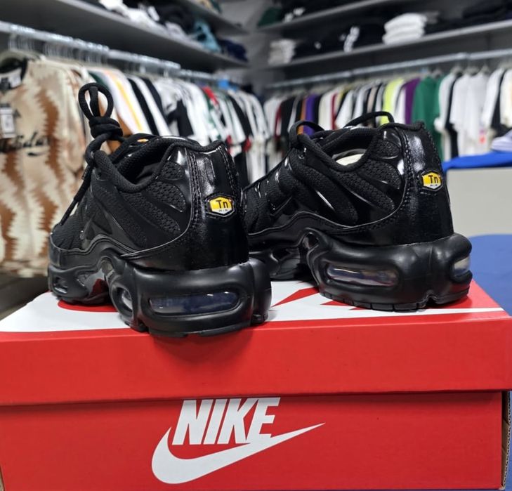 Nike Air Max Plus Нови Черни Мъжки Маратонки [40-44 Номер]