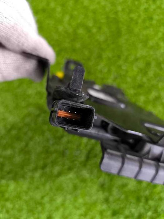 Датчик слепых зон Hyundai Elantra задн. лев. (б/у)