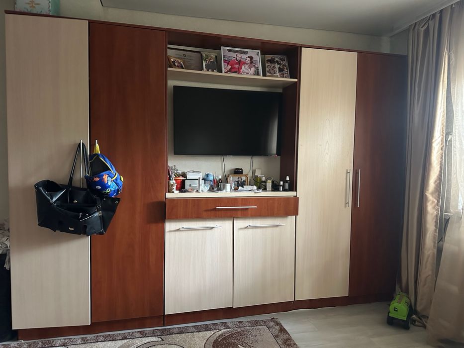 Продам стенку комбинированный цвет