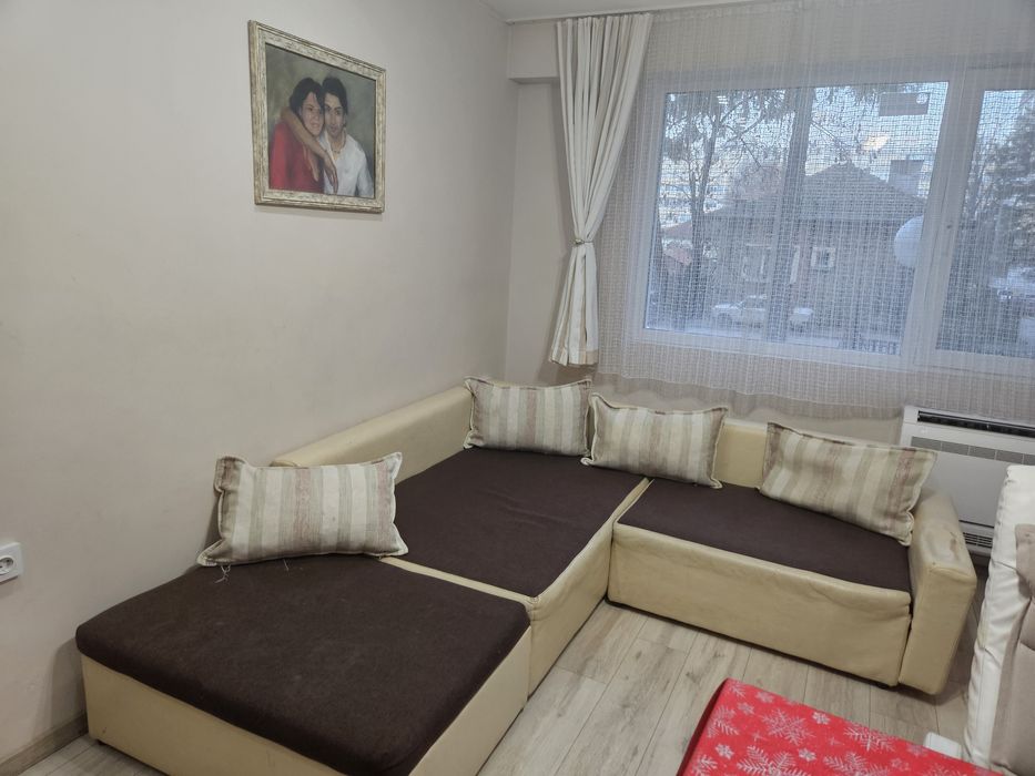 Продавам ъглов диван