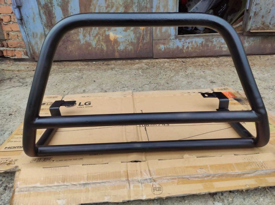 Продам новый кенгурятник на Ниву.