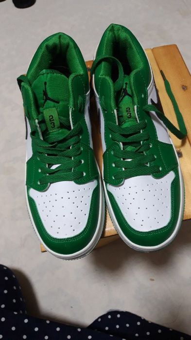 Кроссовки Адидас air Jordan