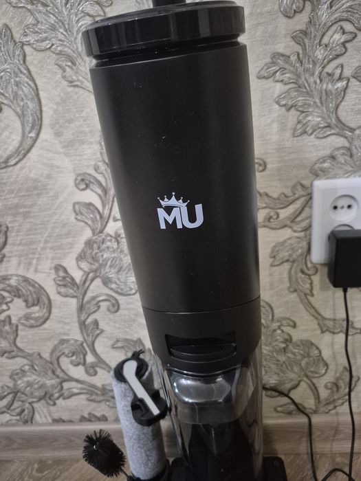 Моющий беспроводной пылесос