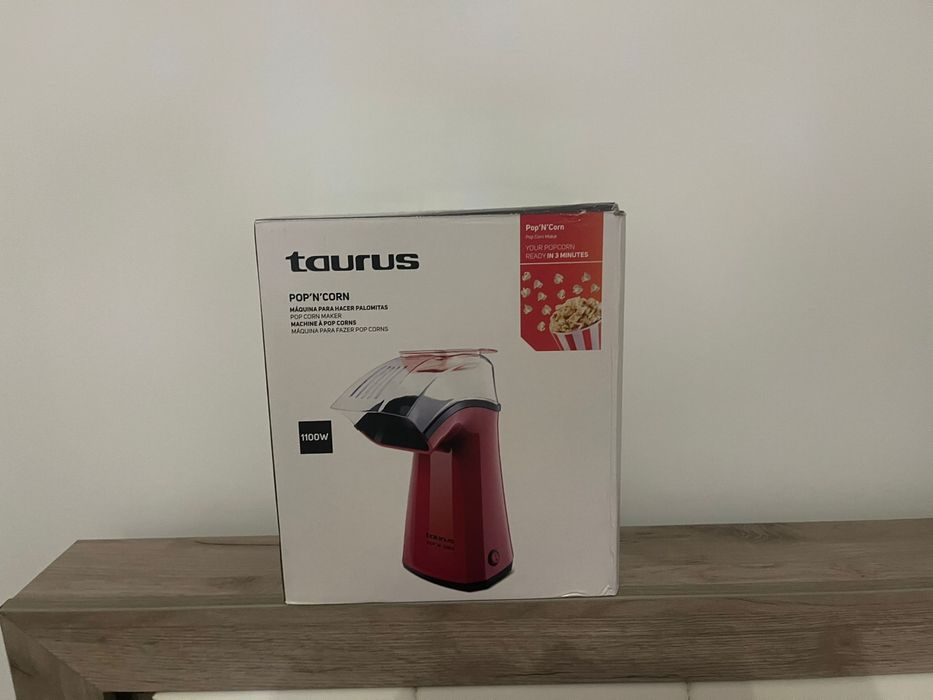 Vand toaster,rasnita de cafea ,aparat de facut popcorn si cafetiera