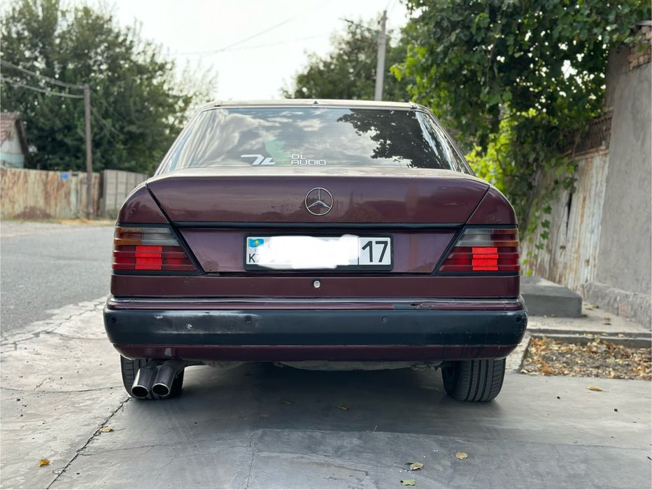 Мерседес w 124 2.6E