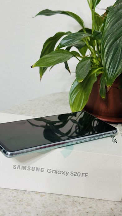 Продам Самсунг s20 fe
