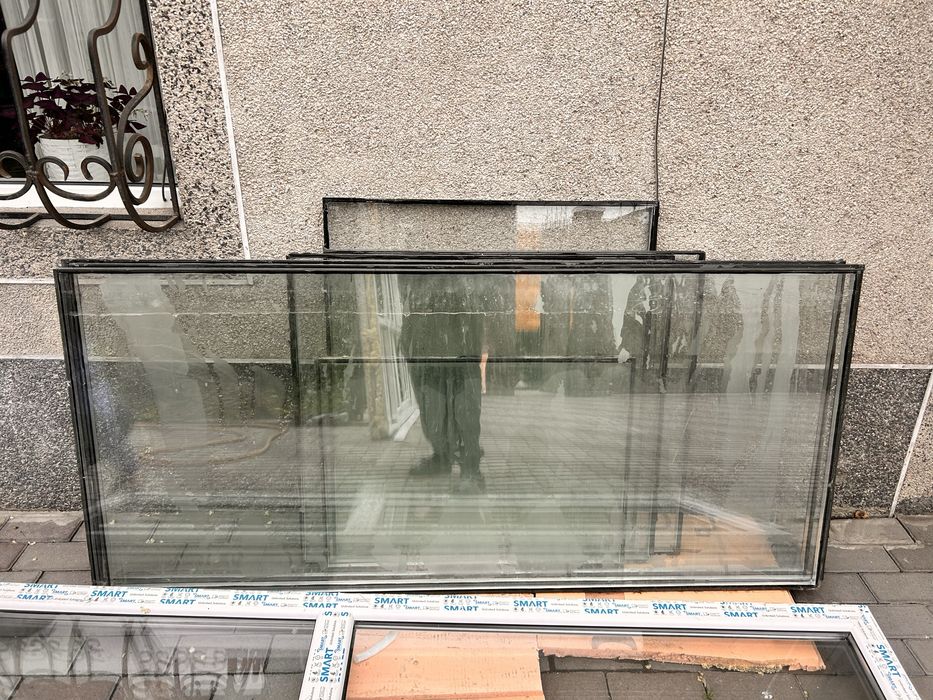 Балконные витражи и балконная дверь