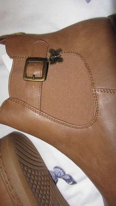 CRAFTED нови боти, 35 номер, стелка 22,5 см