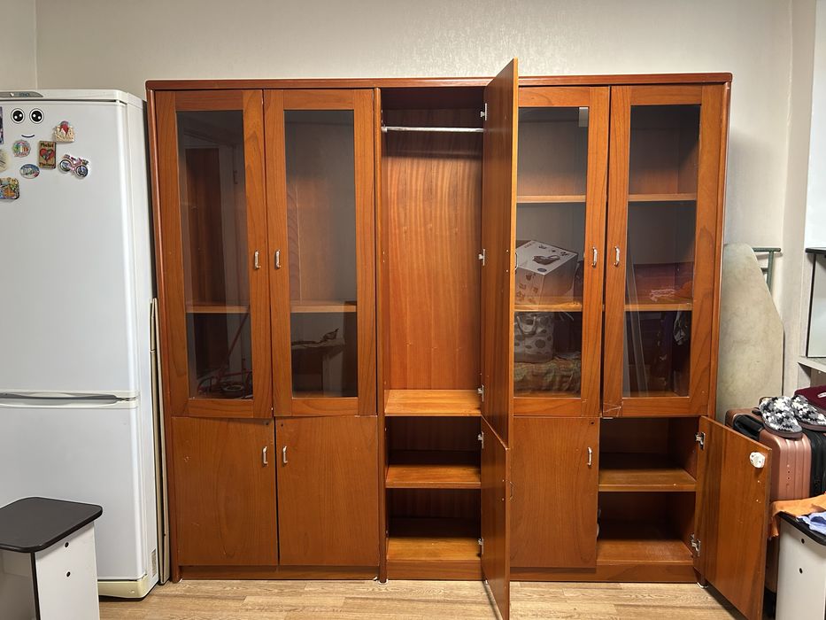 Срочно продам шкаф