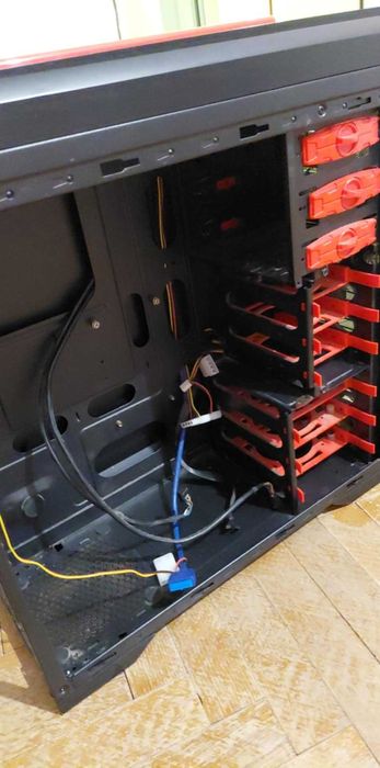 КУТИЯ за компютър - Deepcool ATX Mid Tower Case