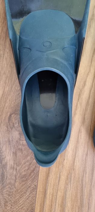 Продавам къси плавници за гмуркане и шнорхелинг FF 100, черни