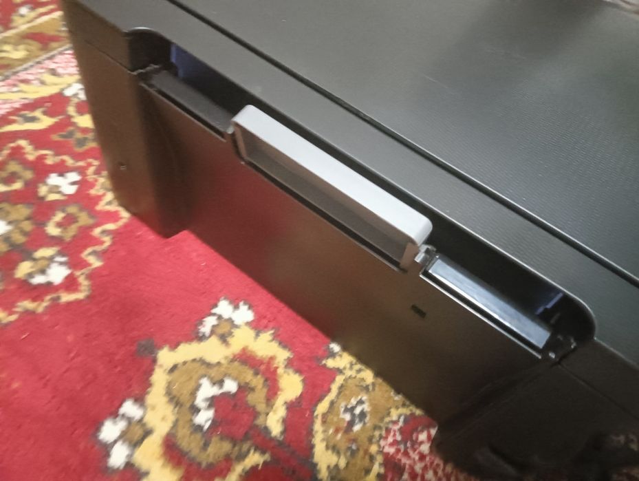 Продам на запчасти Epson EcoTank L3260 принтер,