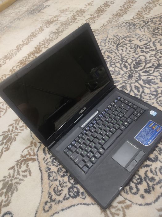 Noutbuk asus srochno sotiladi