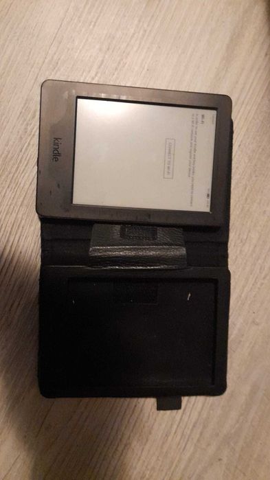 Amazon Kindle eBook Reader + Husă | Ecran e-ink