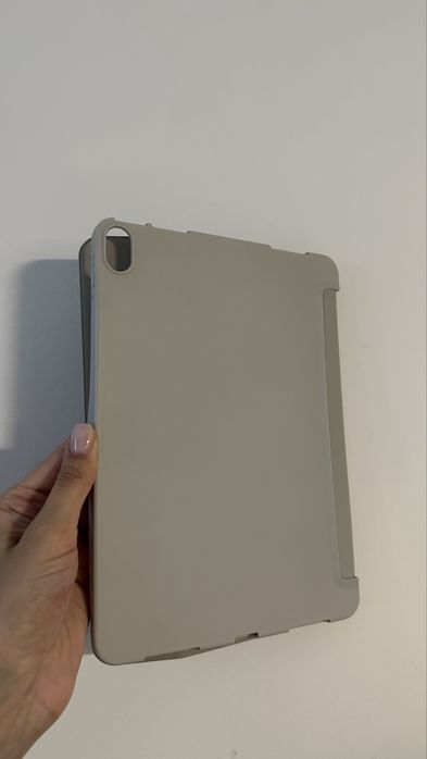 Продава се калъф за iPad Pro 11”