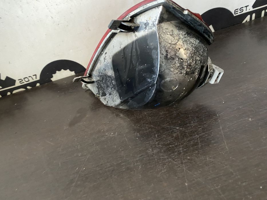 Lampa ceata stanga spate Dacia Logan sedan berlina an 2017-2020